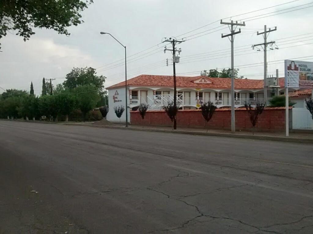 Hotel Dublan Inn Nuevo Casas Grandes Екстериор снимка